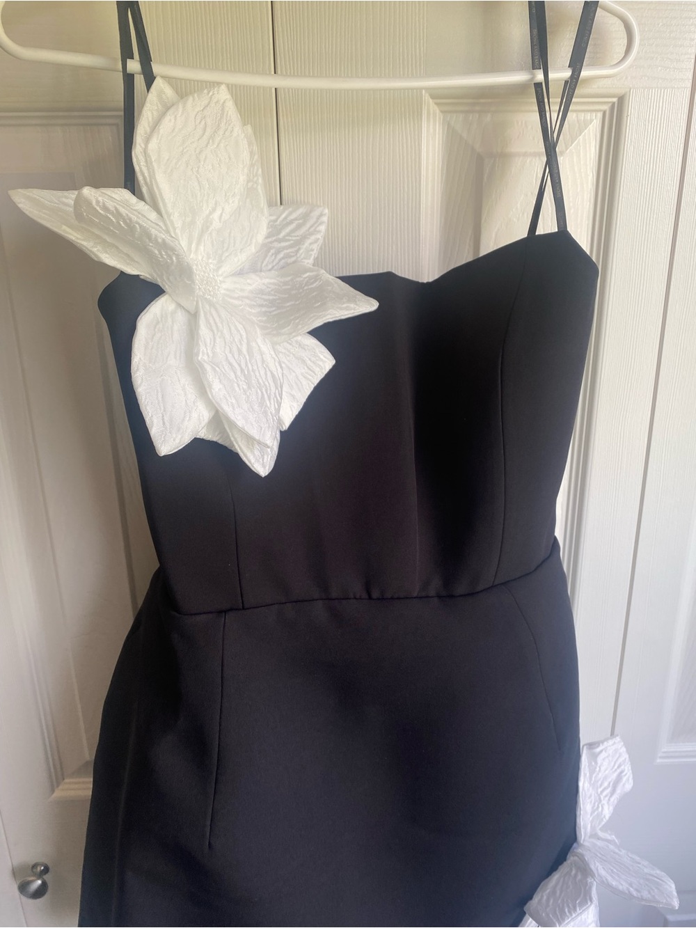 NEW Bronx and Banco Jasmine Maraya Mini Dress in Black & White with White Floral - Picture 9 of 16